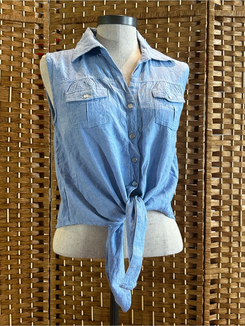 Overdrive Light Blue Chambray Tie Front Sleeveless Button Down Top Small Cotton